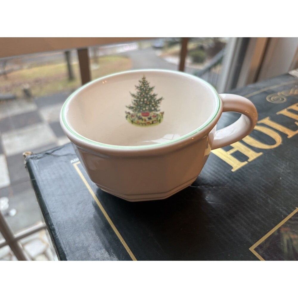 Pfaltzgraff Christmas Heritage Cup Coffee  Ceramic Tree